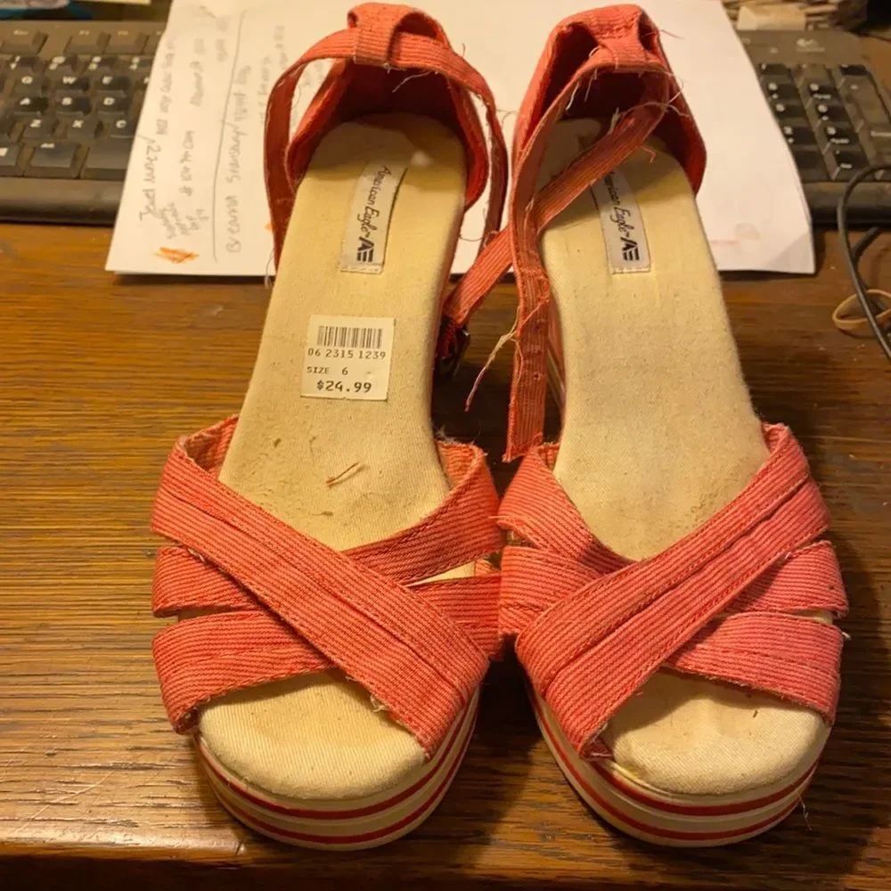 American Eagle sandals sz. 6